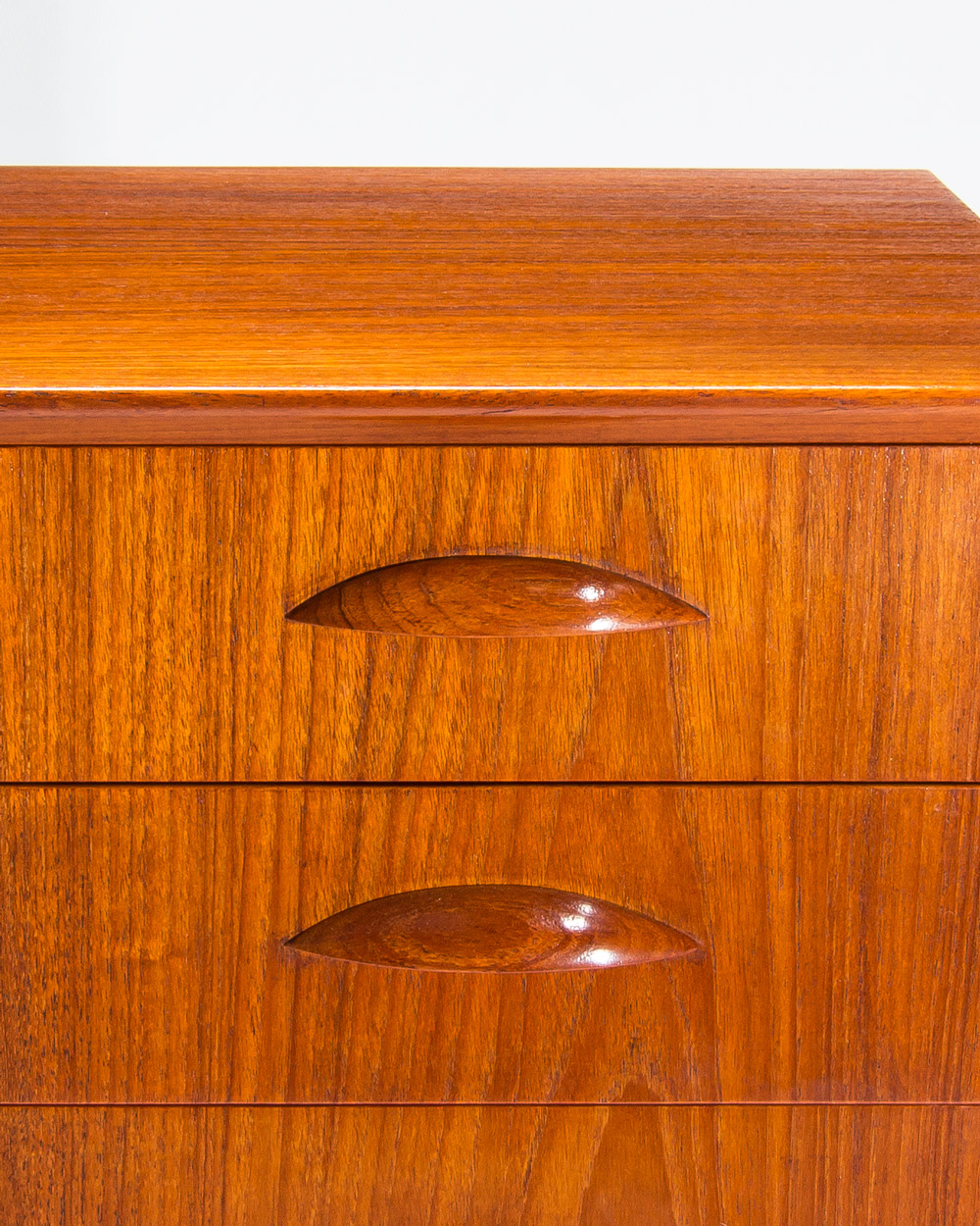 Solid teak orange slice drawer handles Danish chest of drawers 1950s Johannes Sorth