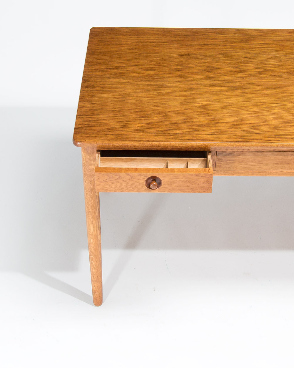 hans-wegner-at305-desk-oak-drawer-interior-detail-8