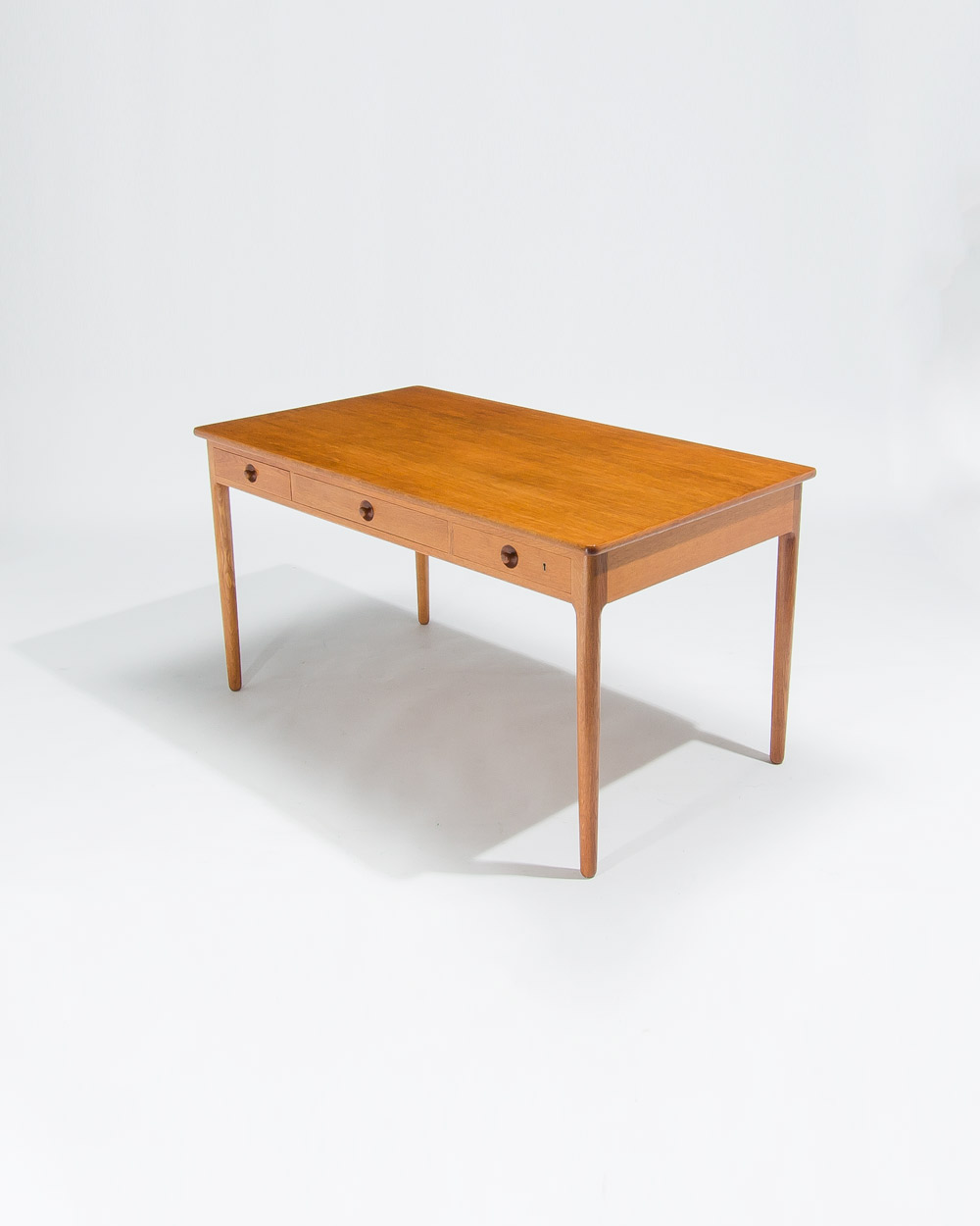 hans-wegner-at305-desk-oak-three-quarter-view-3