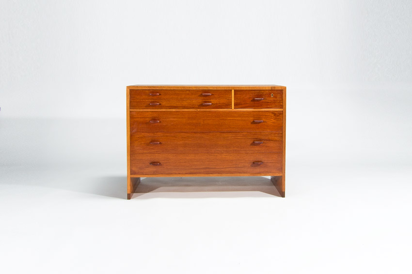 Hans Wegner chest of drawers by Ry Mobler, Danish 1950s oak and teak